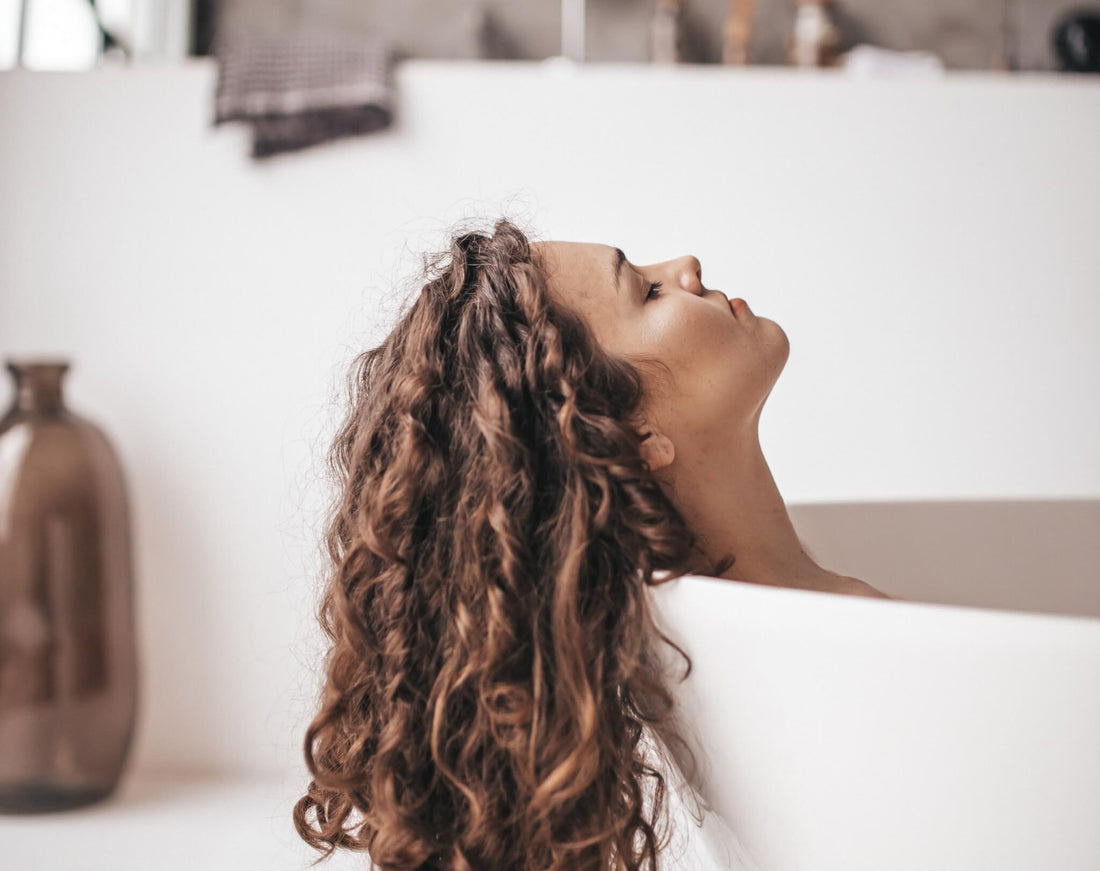 hydrate-curly-hair